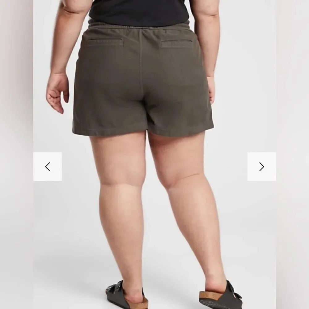 Athleta Farallon Shorts, Cypress Green